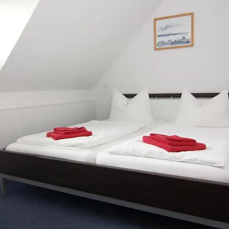 Doppelhaushaelfte, 펜션 *