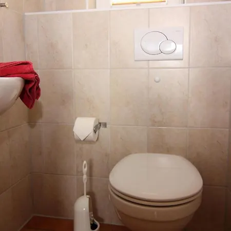 Doppelhaushaelfte, 펜션