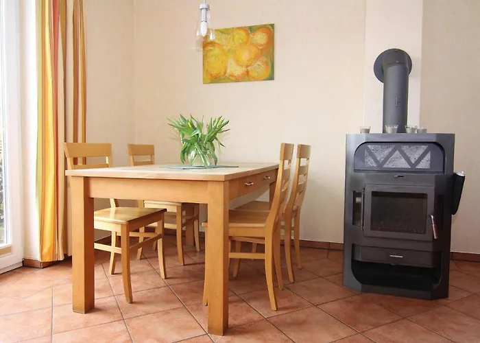 Doppelhaushaelfte, *